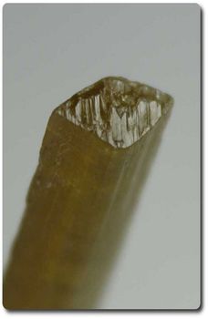 7.82 cts ORANGE CLINOZOISITE