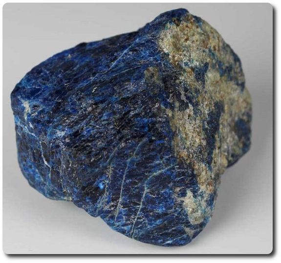 530.80 cts  CRISTAL D' APATITE