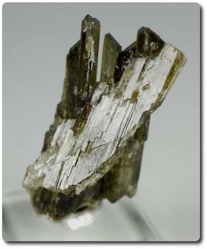 34.15 cts FADEN EPIDOTE CRYSTAL
