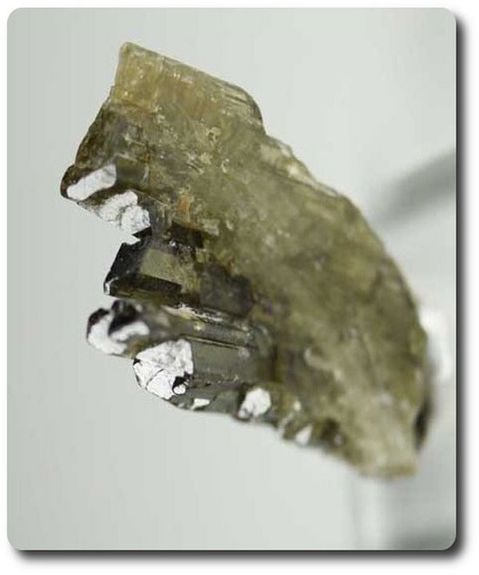 34.15 cts FADEN EPIDOTE CRYSTAL
