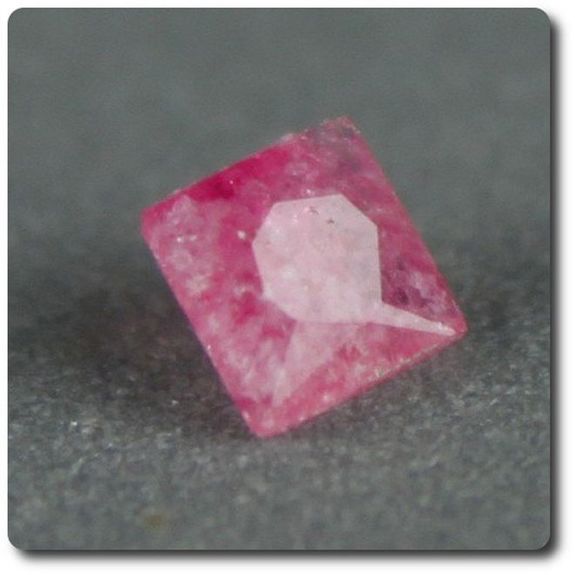 0.04CT. NATURAL TUGTUPITE