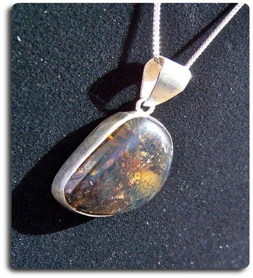 PENDENTIF AMBRE BLEU