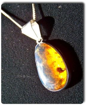 PENDENTIF AMBRE BLEU