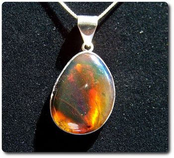 PENDENTIF AMBRE BLEU