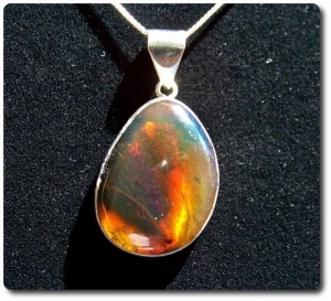 PENDENTIF AMBRE BLEU