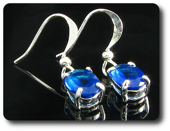 BOUCLES D'OREILLE SAPHIR BLEU