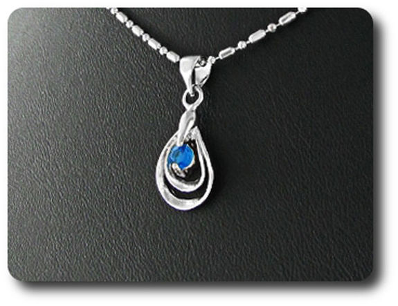 4 mm Blue Sapphire Pendant