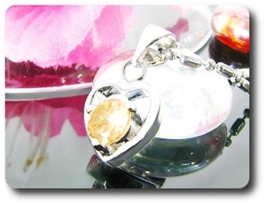5 mm Orange Sapphire Pendant