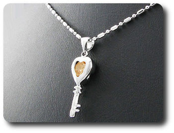5 mm Orange Sapphire Pendant