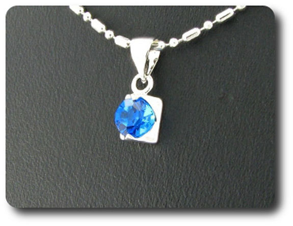 6 mm Blue Sapphire Pendant