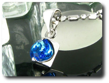 6 mm Blue Sapphire Pendant