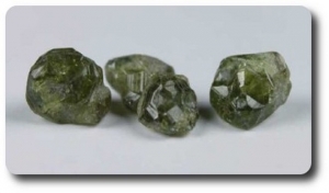 9,57 cts LOT DE 4 GRENAT ANDRADITE
