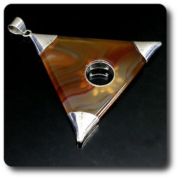 AGATE PENDANT