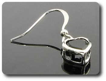 BOUCLES D'OREILLE SAPHIR NOIR