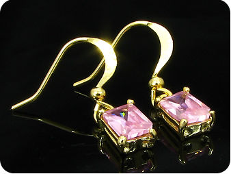 BOUCLES D'OREILLE SAPHIR ROSE