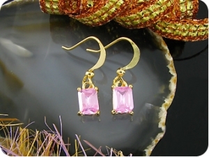 BOUCLES D'OREILLE SAPHIR ROSE
