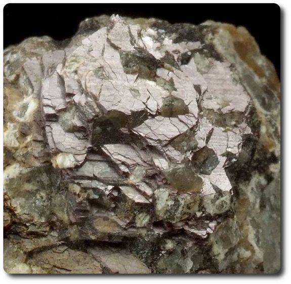 5.10 g MURMANITE CRYSTAL