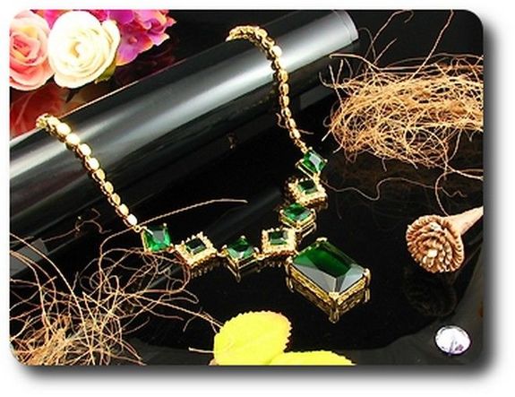 COLLIER EMERAUDE
