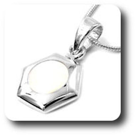 Mother of Pearl Pendant. 1.50 g