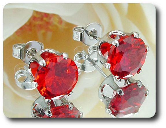BOUCLES D'OREILLE RUBIS