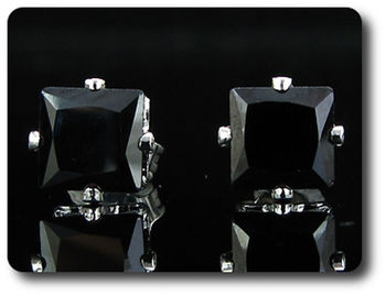 BOUCLES D'OREILLE SAPHIR NOIR