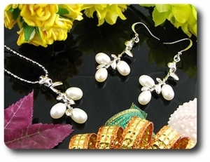 9x8mm Pearl Pendant Earrings Set