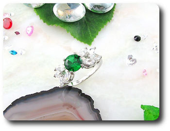 1x10mm Green Emerald Ring