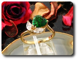 1x8mm Green Emerald Ring