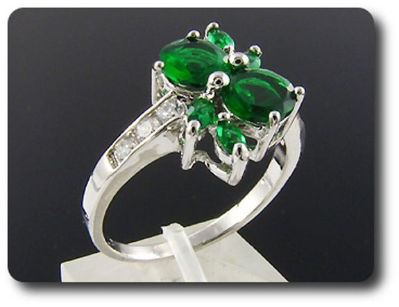 6x6-4mm Green Emerald Ring