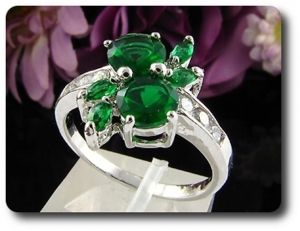 6x6-4mm Green Emerald Ring