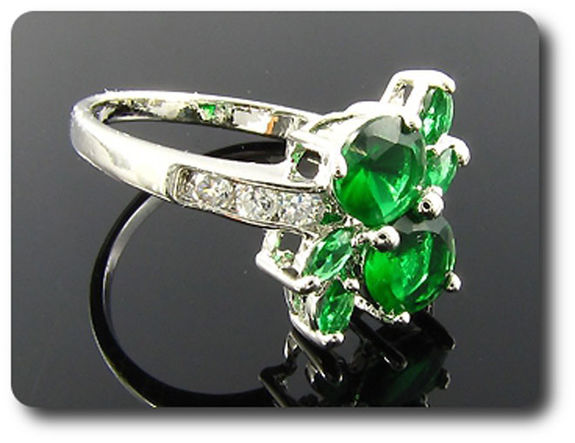 6x6-4mm Green Emerald Ring