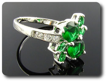 6x6-4mm Green Emerald Ring