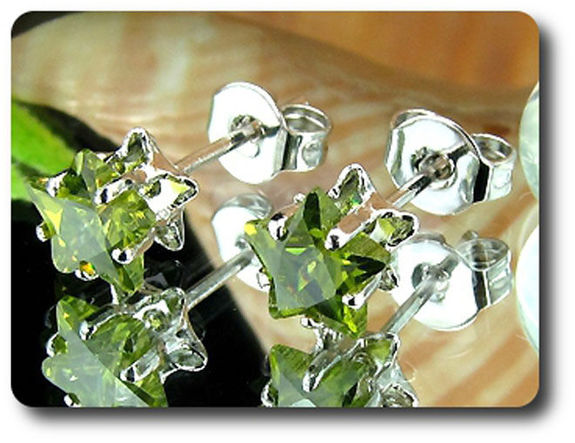 BOUCLES D'OREILLE SAPHIR VERT