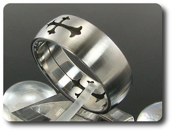 BAGUE HOMME MOTIF CROIX