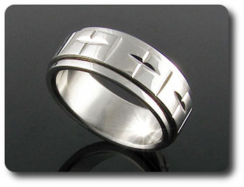BAGUE HOMME MOTIF 8 CROIX