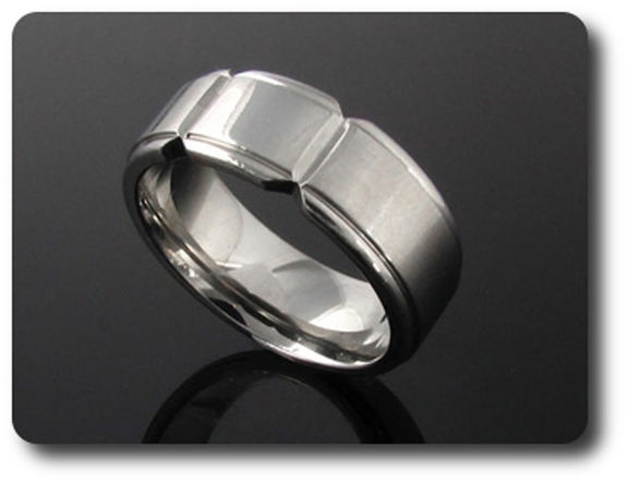 Fashionable Men Ring