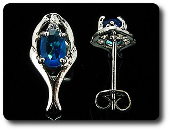 BOUCLES D'OREILLE SAPHIR BLEU