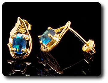 BOUCLES D'OREILLE SAPHIR BLEU