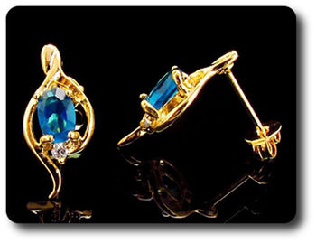 BOUCLES D'OREILLE SAPHIR BLEU