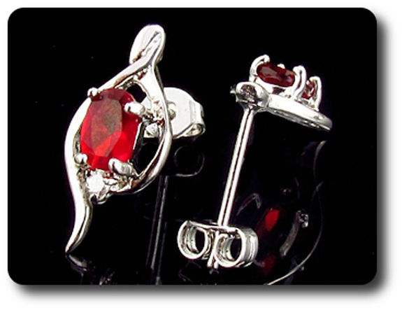 BOUCLES D'OREILLE RUBIS