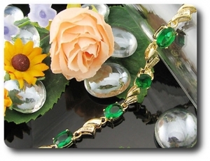 8x8mm Green Emerald Bracelet