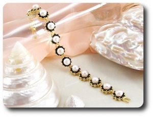 130x2mm Black Sapphire & Pearl Bracelet