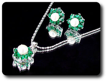 21x5mm Green Emerald & Pearl Pendant Earrings Set