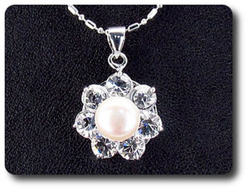 21x5mm White Topaz & Pearl Pendant Earrings Set