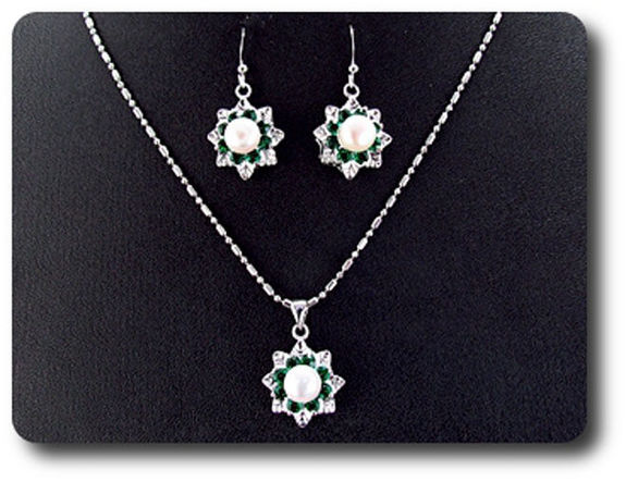 24x3mm Green Emerald & Pearl Pendant Earrings Set