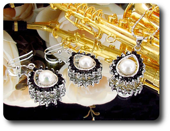 41x3mm Black Sapphire & Pearl Pendant Earrings Set