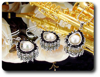 41x3mm Black Sapphire & Pearl Pendant Earrings Set