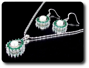 41x3mm Green Emerald & Pearl Pendant Earrings Set