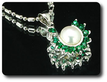 36x3mm Green Emerald & Pearl Pendant Earrings Set