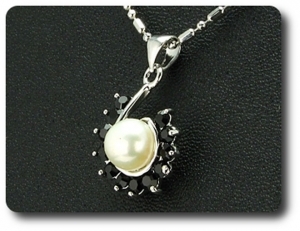 36x3mm Black Sapphire & Pearl Pendant Earrings Set